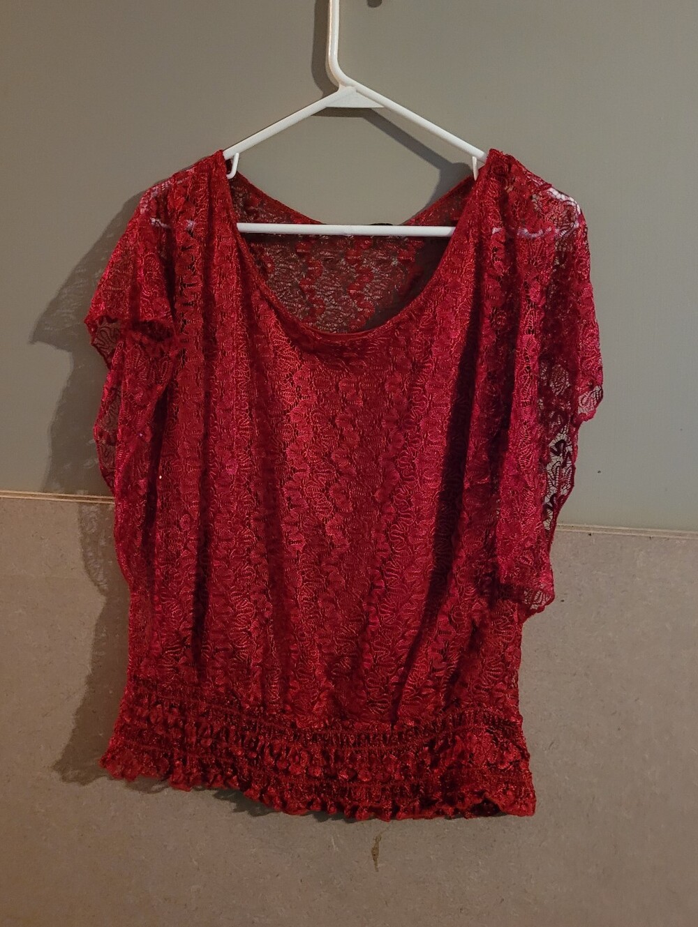 Lavish Red Lace Short Sleeve Blouse Small